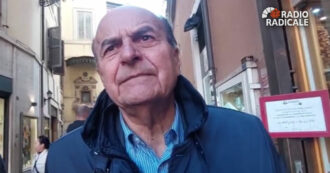Copertina di Bersani: “Manovra del governo Meloni? Modesta e di straordinaria precarietà. Su extraprofitti banche ha fatto il gioco delle 3 carte”