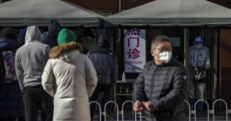 Copertina di L’Oms chiede alla Cina di fornire più informazioni sull’epidemia di malattie respiratorie che sta colpendo il paese
