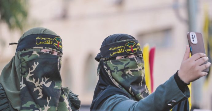 Copertina di Donne immolate per il  jihad: “Senza esercito, siamo noi  soldati”