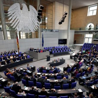 Copertina di Conti truccati: ora Berlino deve riscrivere la manovra