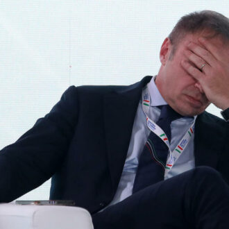 Copertina di Santanchè fa da scudo umano a Lollobrigida: il Fatto di domani 25 novembre