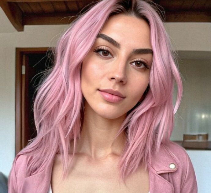 La storia dell’influencer Aitana Lopez: guadagna 10mila euro al mese ma non esiste