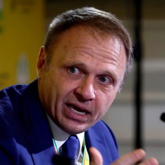 Copertina di “Esigenze dei passeggeri”: scudo al plurale per Lollo