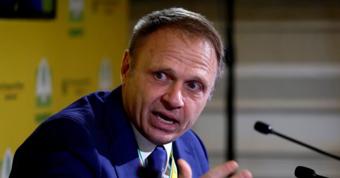 “Esigenze dei passeggeri”: scudo al plurale per Lollo