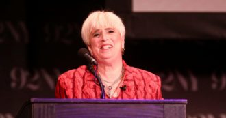 Copertina di Eve Ensler: “Lotta ancora lunga: rompiamo assieme la gabbia maschile”