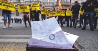 Copertina di Buon Natale: bollette più care per quasi 6 milioni di famiglie