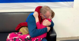 Copertina di Gaza, la diretta – Israele: “Consegnati 17 ostaggi, una è grave”. Hamas e Netanyahu disponibili a estendere la tregua