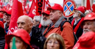 Copertina di Al via la mobilitazione dei pensionati contro la manovra. “Dal governo 10 centesimi al giorno in più per chi ha la minima, una presa in giro”