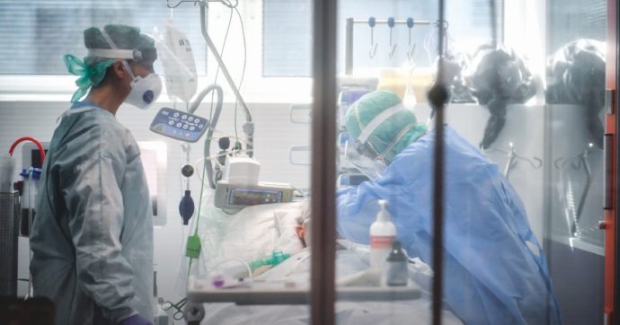Covid, in una settimana aumento ricoveri 32%