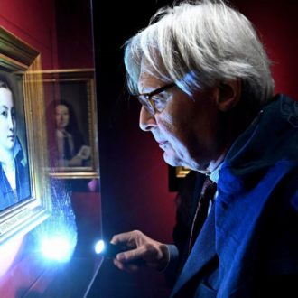 Copertina di L’Authority allarga l’inchiesta su Sgarbi: “Verifiche sui libri”