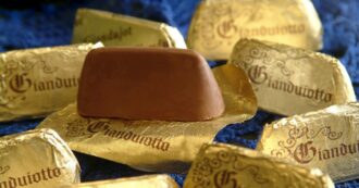 Copertina di Scoppia la “guerra del gianduiotto” tra Italia e Svizzera. Il maître chocolatier Guido Castagna: “In gioco c’è il futuro del cioccolato”