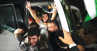 Copertina di Israele-Hamas, la tregua tiene: liberati altri 12. Mossad e Cia, negoziati a Doha