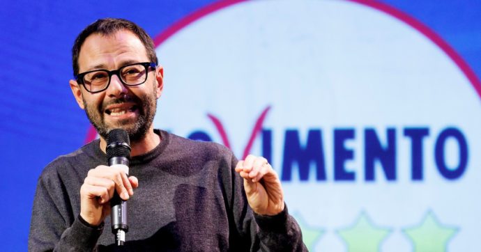 Caso Gasparri-Cyberealm, Patuanelli (M5s): “Incompatibile, deve scegliere. Un eletto lavora solo  al servizio dell’Italia”