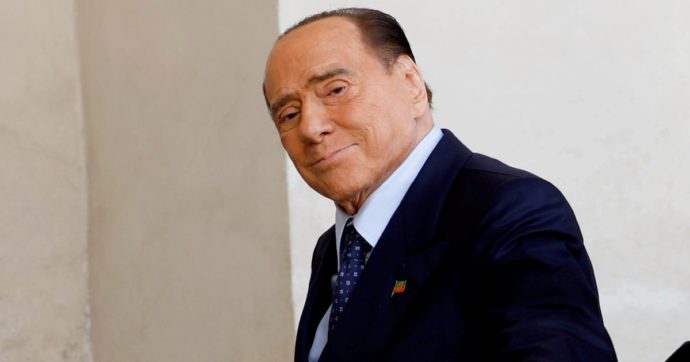 “L’orologio Luigi XVI rubato”. B. non ha lasciato solo croste