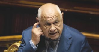 Copertina di Governo anti-pm: ora il tetto per tagliare le intercettazioni