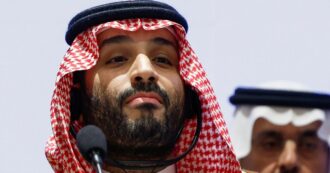 Copertina di L’Arabia Saudita e il tranello della sostenibilità petrolifera: “Riyad come uno spacciatore, vuole rendere l’Africa dipendente dal suo greggio”