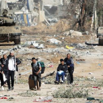 Copertina di Tomà Berlanda: “Radere al suolo tutta la Striscia di Gaza ne cancella anche la memoria”