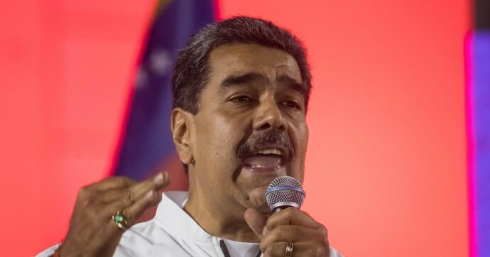 Il Venezuela vuole prendersi la regione contesa dell’Esequibo: il referendum passa col 95%. Maduro: “Tappa storica”