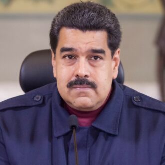 Copertina di Nave da guerra Usa davanti alle coste del Venezuela. Graham, senatore alleato di Trump: “Possibili raid terrestri nel Paese di Maduro”
