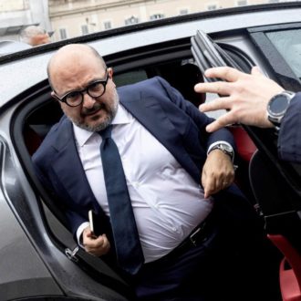 Copertina di Sangiuliano diffida Radio1. “Non prendetemi in giro”