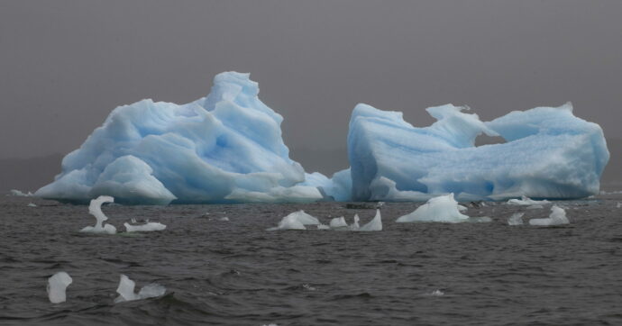 Copertina di Bufere, afa anomala e iceberg a spasso per i “Mari del Sud