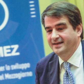 Copertina di Il Pnrr non salva il Sud: 250mila poveri in più