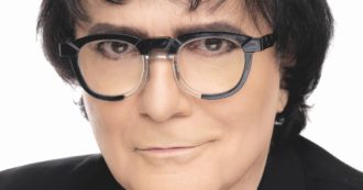 Copertina di Renato Zero. “La tv specula sui femminicidi: bisogna tornare nelle piazze”