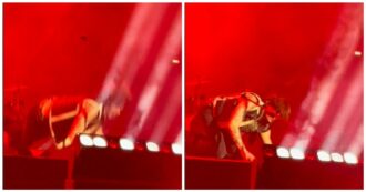 Copertina di Rkomi perde l’equilibrio e cade di faccia durante un suo concerto: il video è virale e sui social si scatena l’ironia
