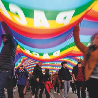 Copertina di Ucraina e Israele. Dai Nobel a Guterres, il fronte della pace: “Non siamo complici”