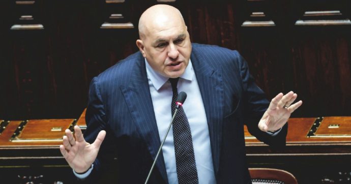 “Congiura” dei pm anti-governo, Crosetto quasi 2 ore in Procura: “Nessuna denuncia”