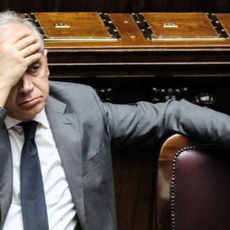 Copertina di Nascondere i migranti costa caro: il Fatto di domani 7 dicembre