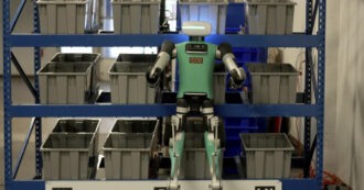 Copertina di Amazon ha iniziato a testare il robot umanoide che potrebbe sostituire la sua immensa forza lavoro. La “paga”? Due dollari l’ora