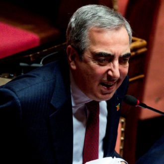 Copertina di Caso Gasparri. Rai ammette: “La Spa nella rete della Cyberealm lavora con noi”