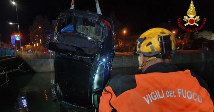 L’auto non svolta e finisce nel canale: morti 3 giovani a Portogruaro