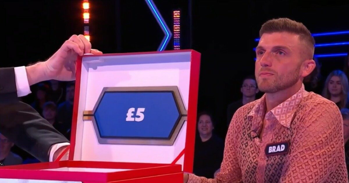 Concorrente di Affari Tuoi affetto da una malattia degenerativa vince solo 6 euro: il pubblico gli regala oltre 100mila euro