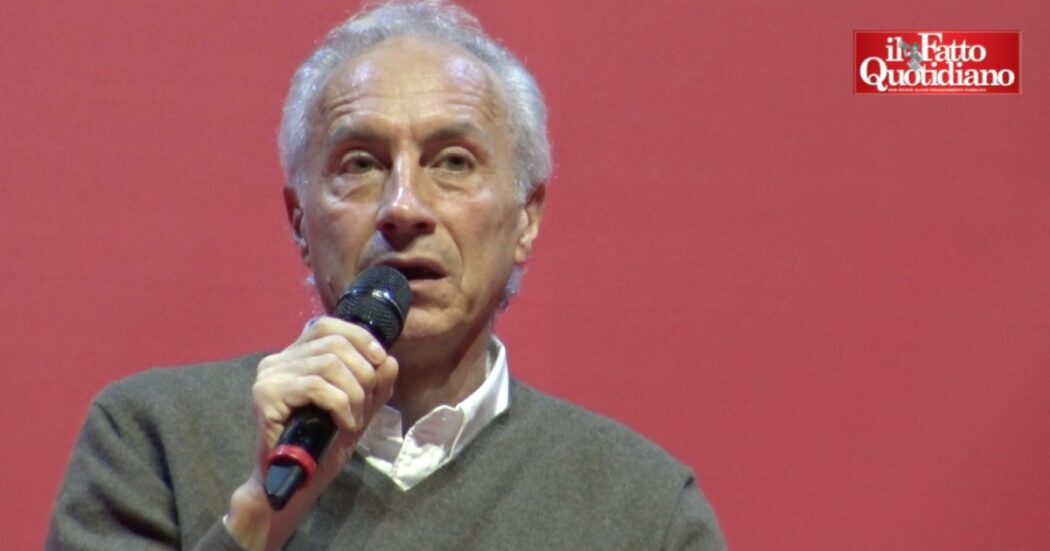 Travaglio presenta ‘Israele e i palestinesi in poche parole’: “Due popoli due Stati soluzione più lontana, servono nuove leadership”