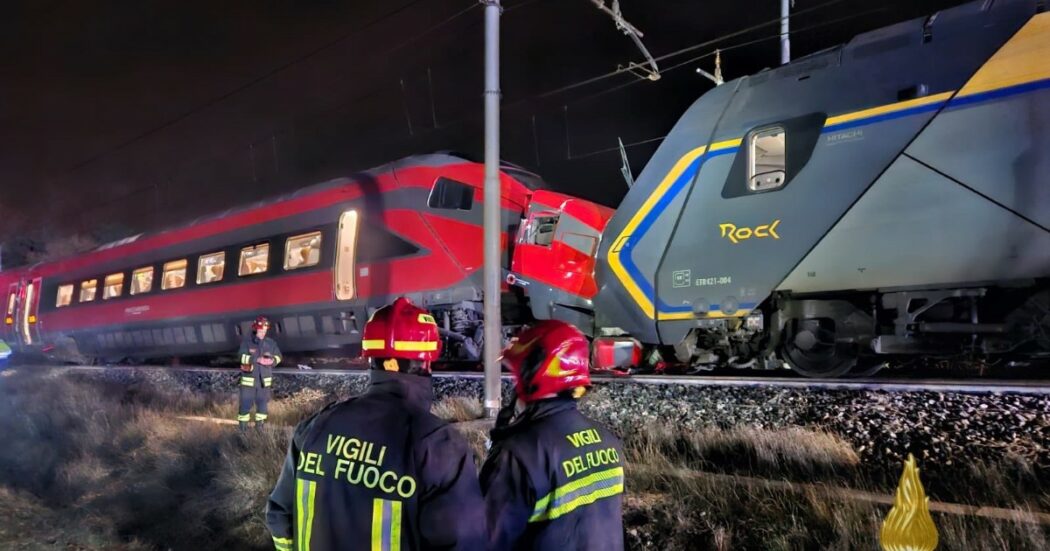 Scontro tra due treni a Faenza, lungo la linea ferroviaria Bologna-Rimini: 17 feriti