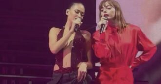 Copertina di Elodie e Annalisa insieme sul palco cantano “Mon Amour” e “Ciclone”: Brenda Lodigiani commenta così l’inedito duetto – VIDEO