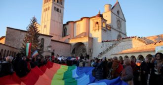 Copertina di Assisi di pace: “Basta stragi”. “A Gaza violati tutti i diritti”