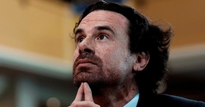 Science Po Parigi, il n. 1 Vicherat si è autosospeso