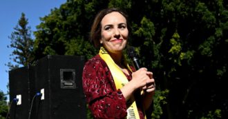 Copertina di Cronisti spiati, Stella Assange: “Siamo sotto controllo da anni: lo strapotere dei Servizi va limitato”