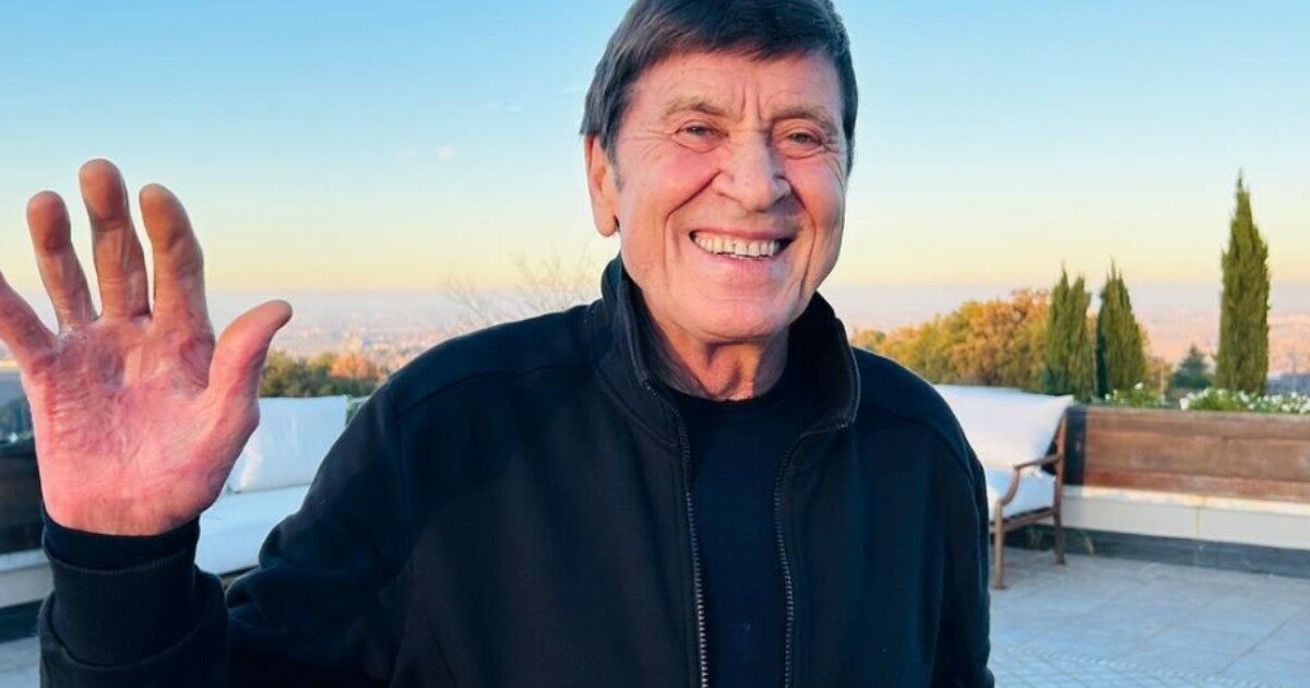 Gianni Morandi compie gli anni e mostra la foto della sua mano senza fasciatura