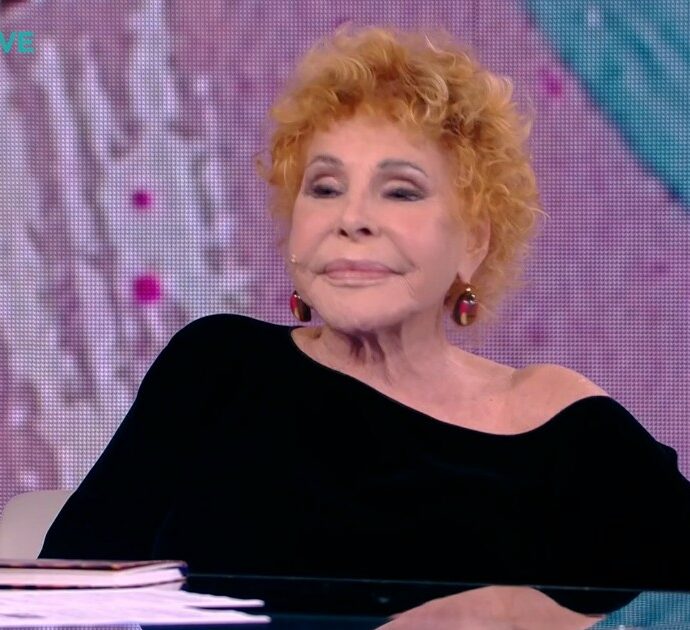 Che tempo che fa, Ornella Vanoni ricorda Pino Daniele: “Una volta l’ho incontrato e mi ha detto ‘ma tu che vuo’ fa’ ancora…'”