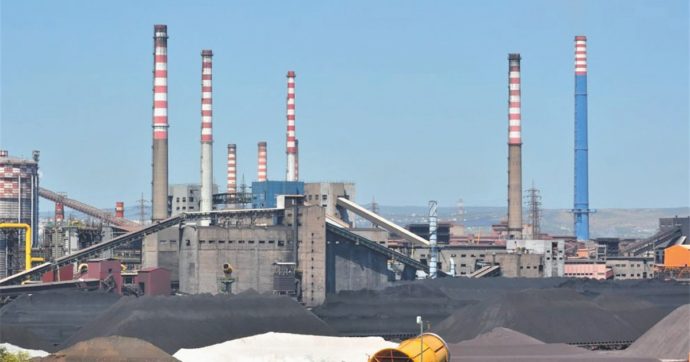 Copertina di Indotto ex Ilva, niente stipendi né tredicesime