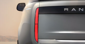 Copertina di Range Rover Electric, aperti i preordini dello sport utility di lusso 100% elettrico