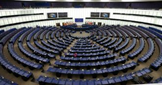 Copertina di Per il Parlamento europeo “la genitorialità riconosciuta da un Paese membro deve valere in tutta l’Ue”