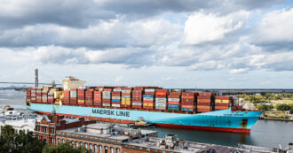 Copertina di Dopo Lloyd anche Maersk sospende il transito di navi dal mar Rosso. Rischi per le filiere globali