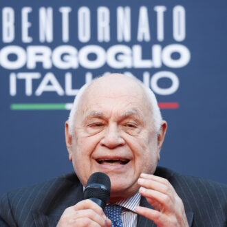 Copertina di Atreju, Amorosi intenti tra Nordio e Renzi: il Fatto di domani 16 dicembre