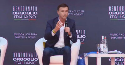 Copertina di La strana teoria del presidente di Coldiretti sul vino rosso: “Fa bene, non è un caso che tra i centenari non ci sia nessun astemio”