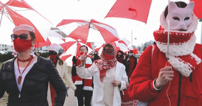 Copertina di “La Bella Addormentata” di Minsk, un Paese in coma